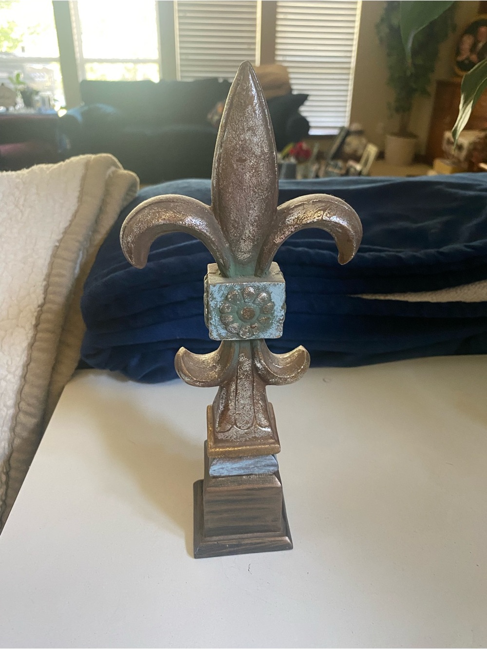 Fleur-de-Lis Table Accent in Bronze with Turquoise Detail